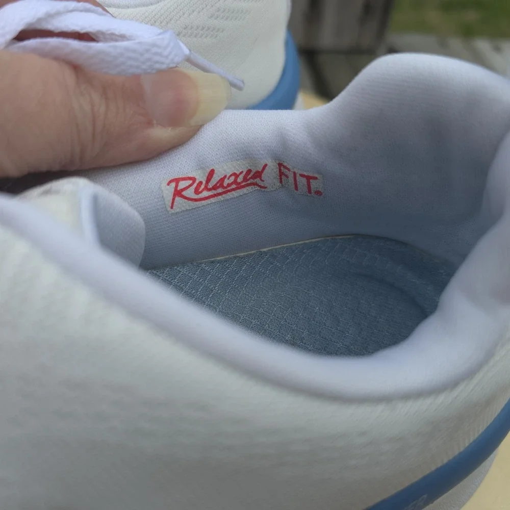 Skechers Womens D Lux Walker 149368 White‎ Running Shoes Sneakers Size 9.5